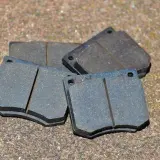 ¿A los cuántos kilómetros se cambian las pastillas de freno para evitar accidentes?