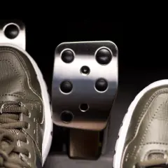 Qué pedal es el embrague y cómo evitar errores al usarlo