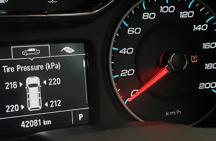 Cómo reiniciar un sensor de presión de neumáticos Ford fácilmente