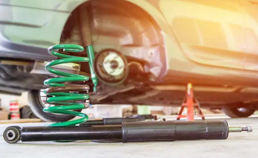 ¿Cada cuánto cambiar amortiguadores para evitar problemas en tu coche?