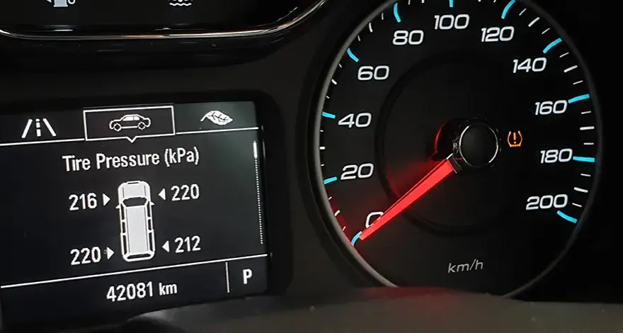 Cómo reiniciar un sensor de presión de neumáticos Ford fácilmente